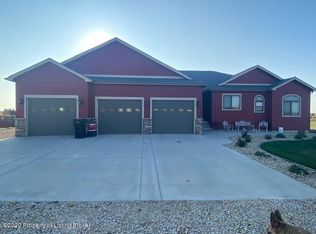 4129 111j Ave SW, Dickinson, ND 58601