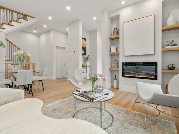 2202 Commonwealth Ave #1, Auburndale, MA 02466