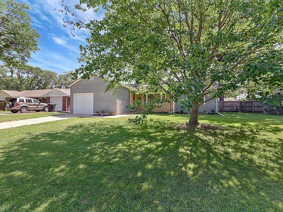 3rd image of 1508 N Park Ln