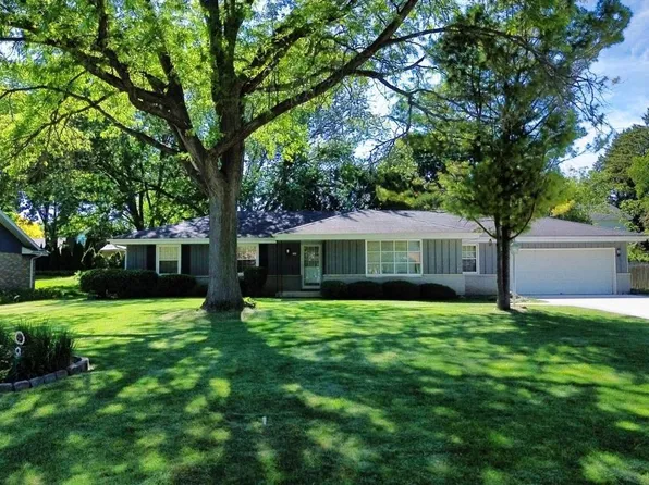 521 Alta Loma DRIVE, Thiensville, WI 53092