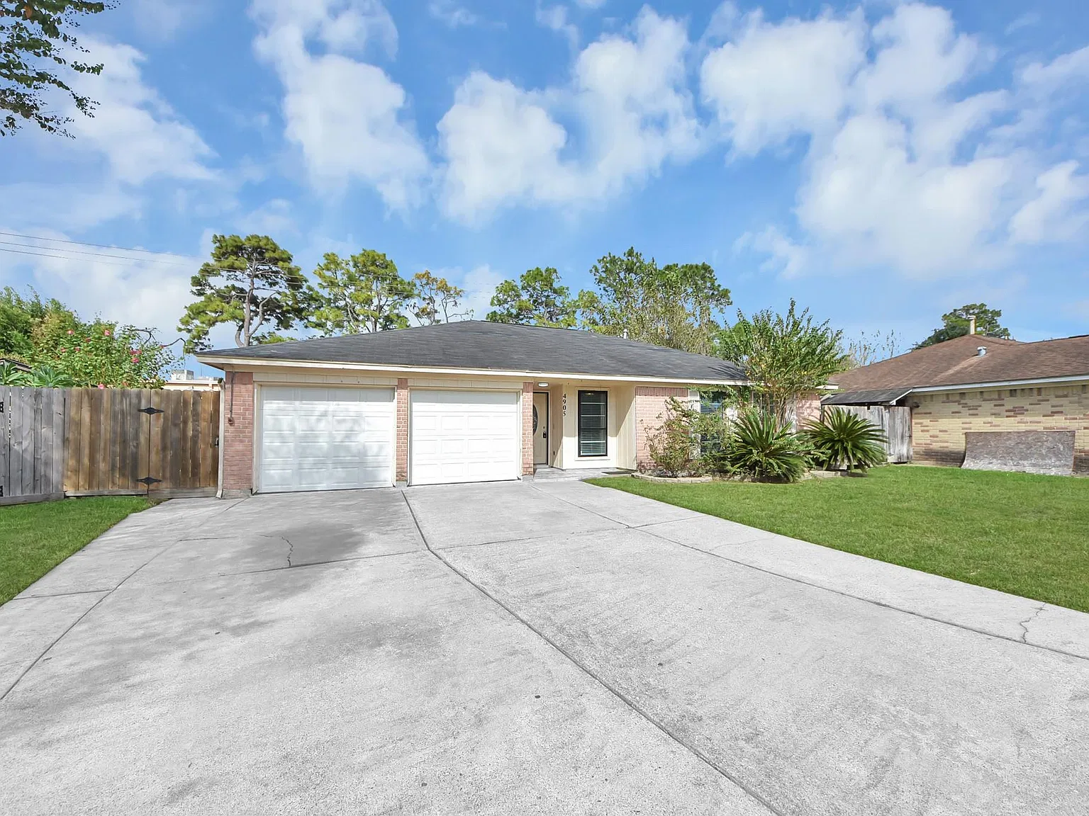 4 bed, 2.0 bath, 1420 sqft, $2,100 — Photo 2