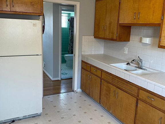 4th image of 1130 Progress Ave