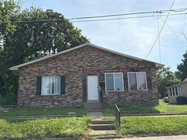 53 N Avenue B, Canton, IL 61520
