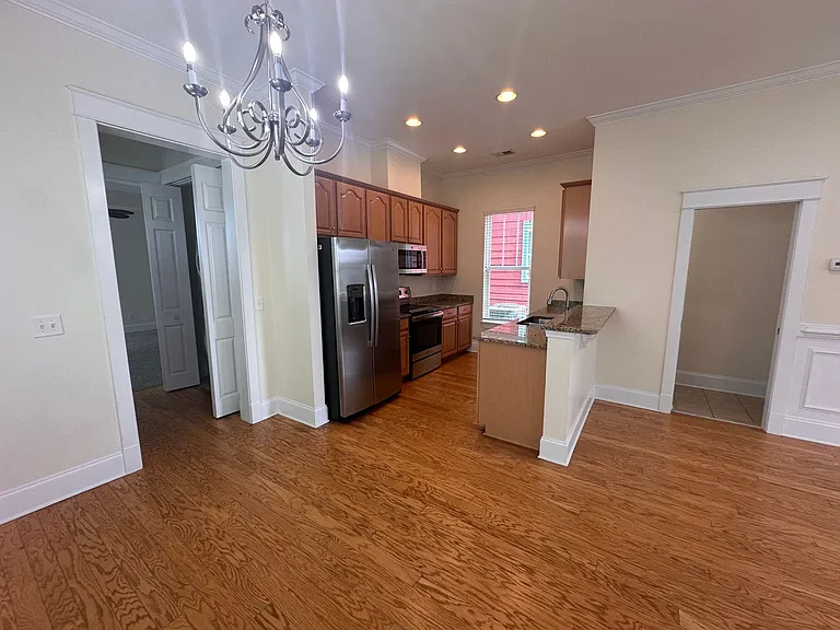 754 Murray Ave — Photo 7