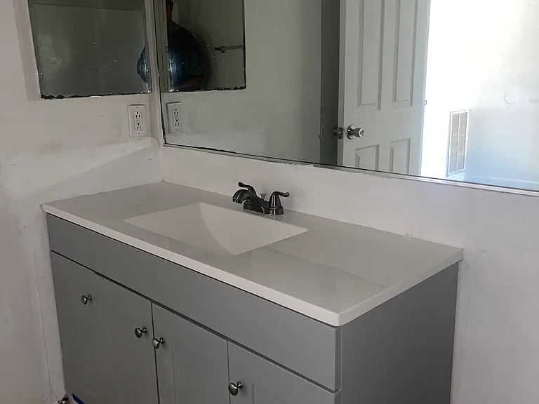 315 S Mollison Ave S #3 — Photo 3