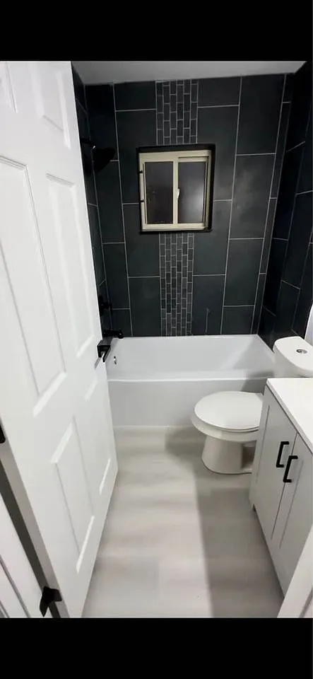 3 bed, 1.0 bath, 884 sqft, $1,700 — Photo 3