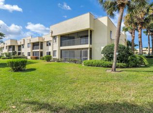 6940 SE Constitution Blvd APT 201, Hobe Sound, FL 33455