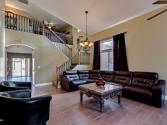 4th image of 1237 W Hereford Dr