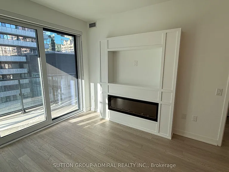 634 Church St #1001 — Photo 12