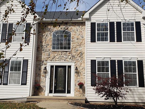 3rd image of 108 W Cedarwood Dr