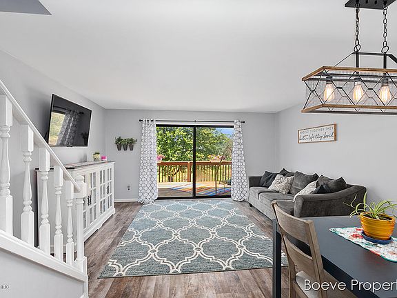 2nd image of 4821 Meadowview Ct
