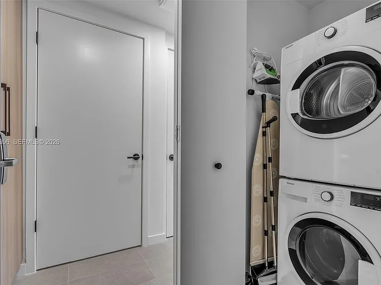 121 NE 5th St #2107 — Photo 16