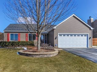 1103 Sawmill Ln, Algonquin, IL