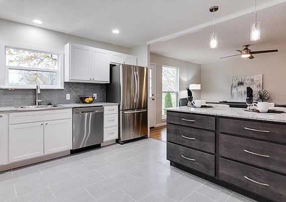 4th image of 3000 Churchill Dr