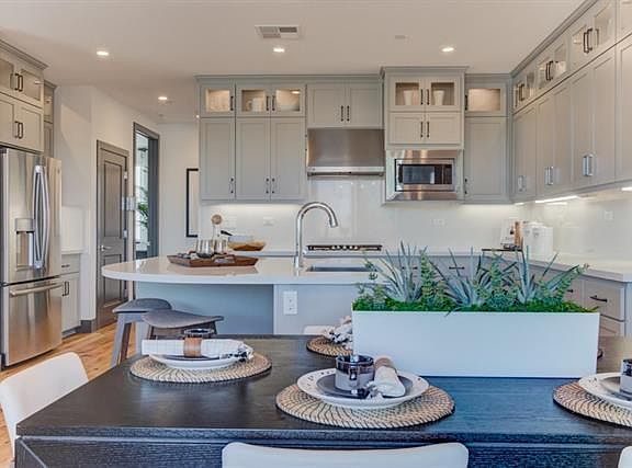 3rd image of 2930 Sanor Pl #105