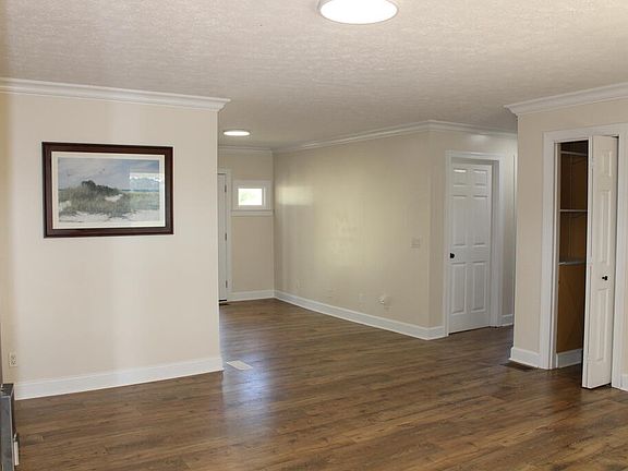 5th image of 4121 Old Moss Rd