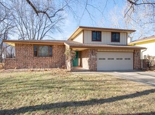 1120 Belle Mar Dr, West Des Moines, IA 50266
