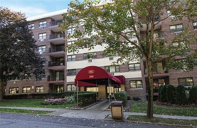 1st image of 200 Diplomat Dr APT 8A