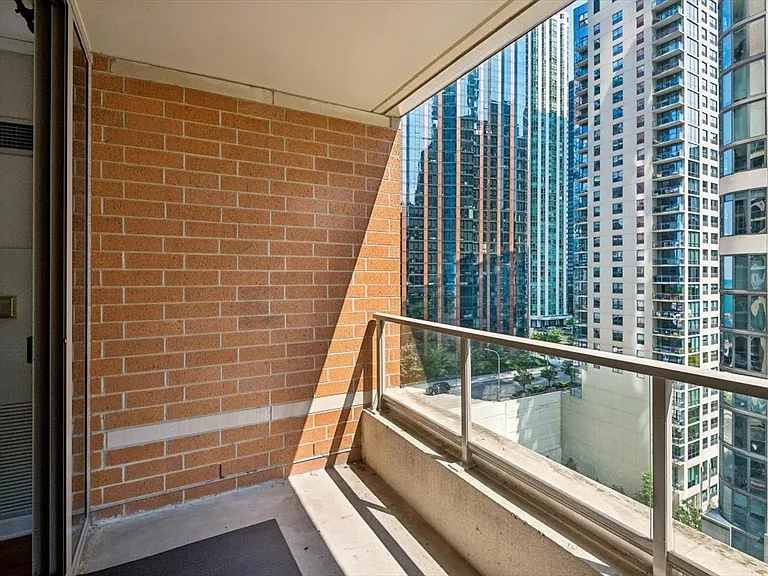 420 E Waterside Dr #807 — Photo 5