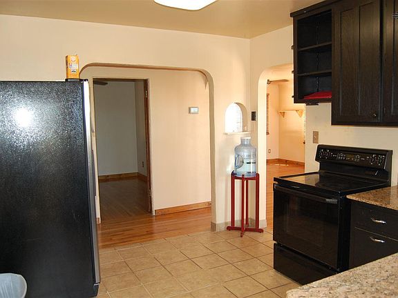 5th image of 802 S Puerco Dr