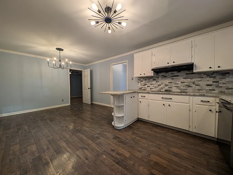 107 W Cooper St — Photo 9