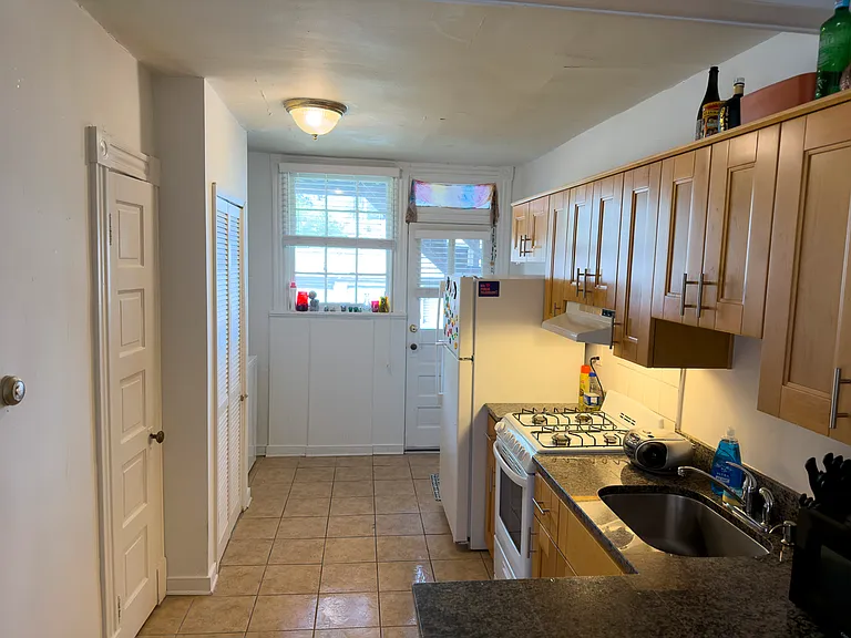 3204 Stuart Ave #B — Photo 1