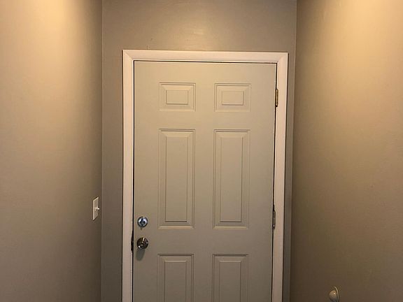 4th image of 2125 Henderson Dr