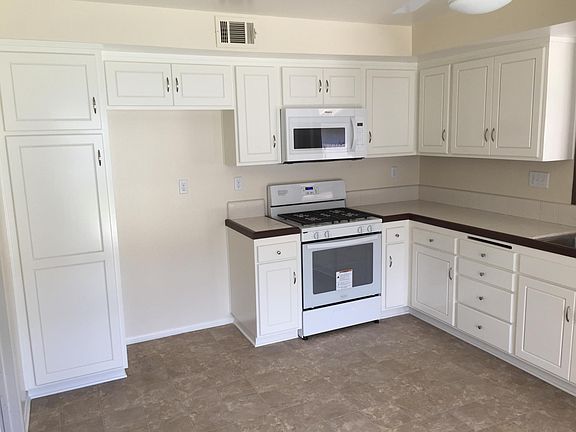 4th image of 10341 Alexandria St