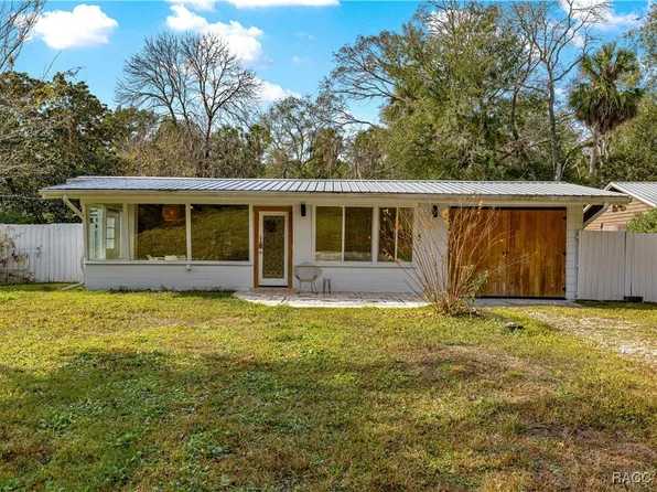 8944 W White Dogwood Dr, Homosassa, FL 34448