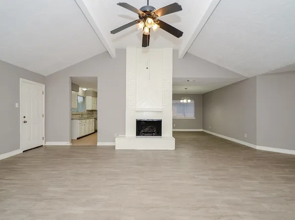 8319 Bird Run Dr, Missouri City, TX 77489