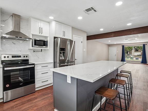 3rd image of 11935 Briarpath St