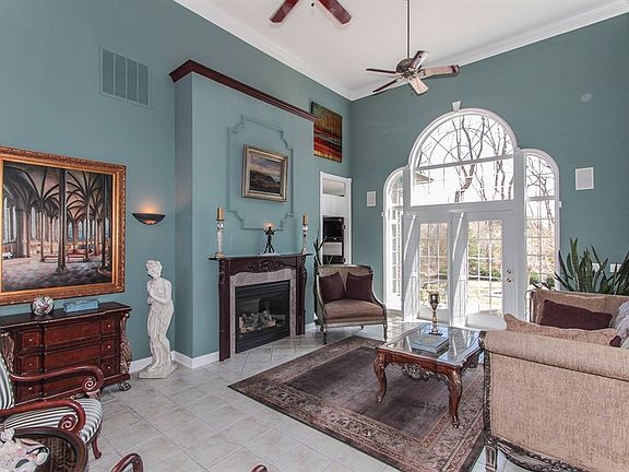 5th image of 18564 Wychwood Pl