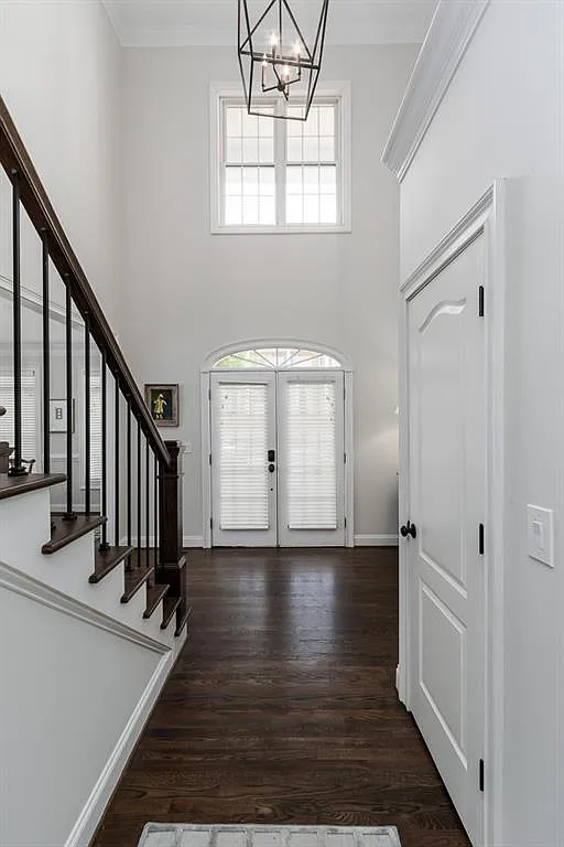 3 bed, 3.5 bath, 2817 sqft, $4,750 — Photo 3
