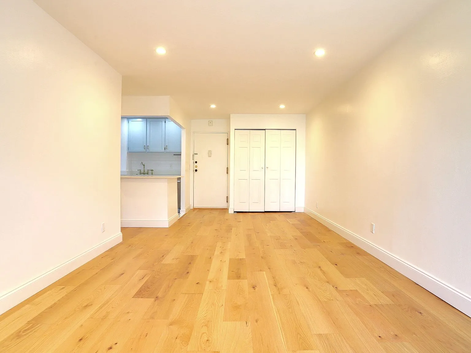 Apartment, Edgewater, NJ, 07020 — Photo 2