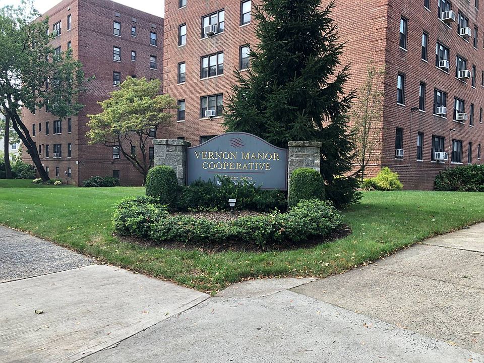 1st image of 2 Fisher Dr Floor 419-4