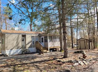 5729 Wappinger Ln, Shohola, PA 18458