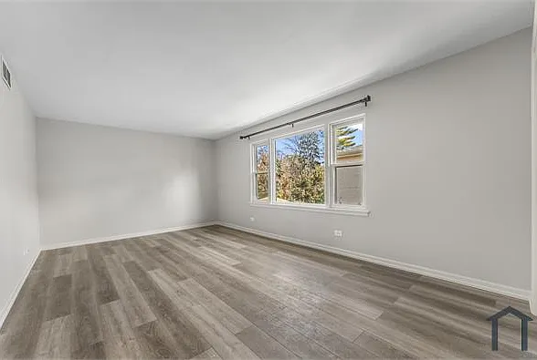 740 E North Broadway St — Photo 11