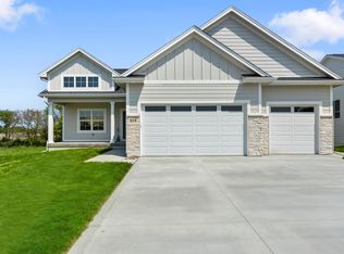 511 E Vista Lake Ave, Polk City, IA 50226