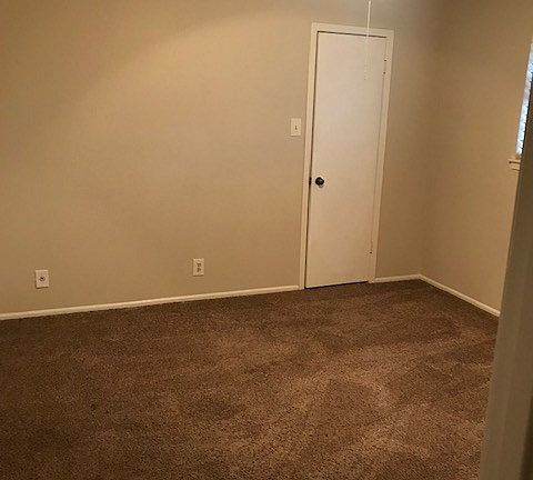4th image of 4302 Thornberry Dr