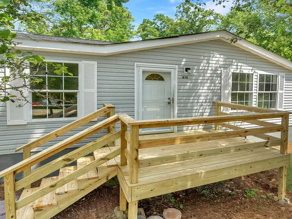 818 Green Tree Dr, Talladega, AL 35160