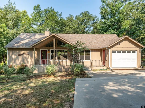 735 Wildwood Trl, Holly Lake Ranch, TX 75765