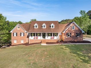 136 Hidden Lake Dr, Hull, GA 30646