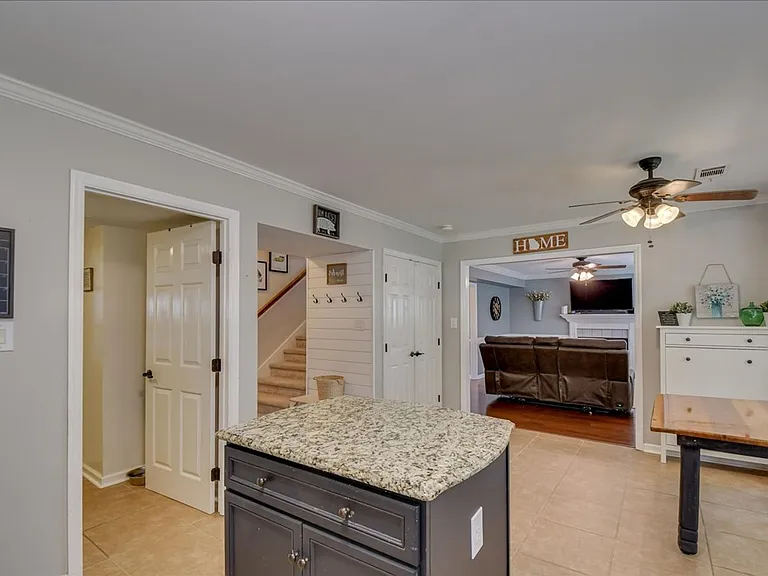 1156 Parkside Trl — Photo 37