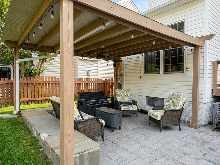 11159 Pond Fountain Ct — Photo 5