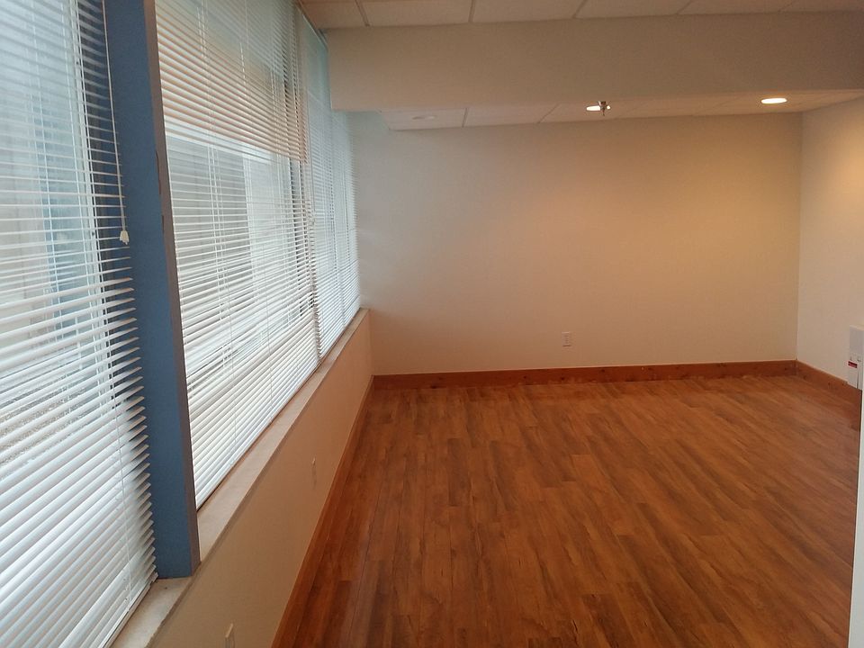 2nd image of 33 6th St S Ste 203