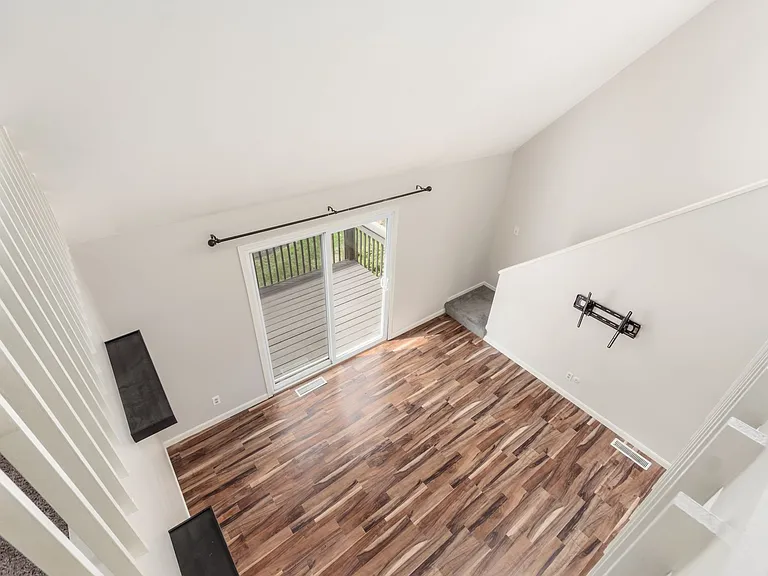 1589 Arlington Ave — Photo 9