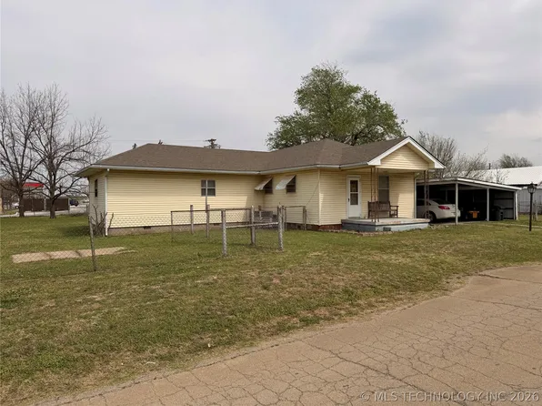 1412 E Walnut St, Cushing, OK 74023