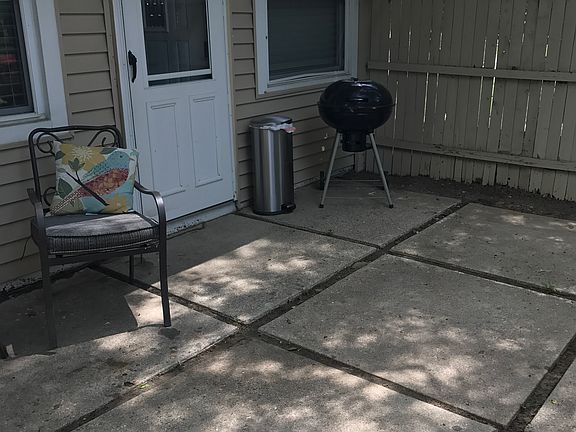 3rd image of 1806 Briarwood Dr