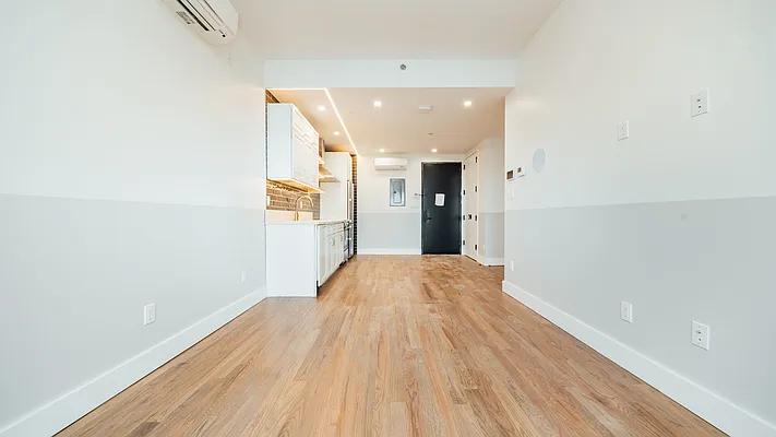 Rented by Nooklyn NYC LLC | media 79