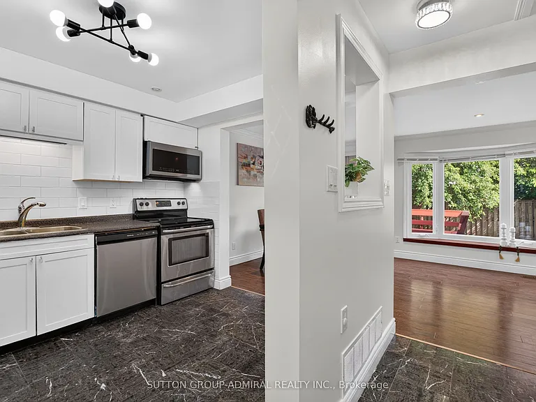 14 Mullis Cres — Photo 10